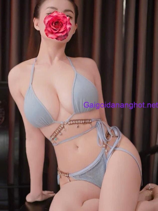 Minh Ngọc – Gái Đẹp Nha Trang Xinh Đẹp, Quyến Rũ, Đầy Mê Hoặc và Gợi Cảm